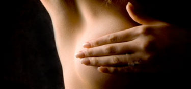 предотвратить провисание красивой груди